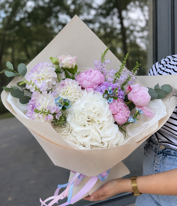 zbbs5 Компактний пастельний збірний букет - Зображення 1