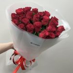 Букет з 21 троянди сорту Rhodos, 50 см